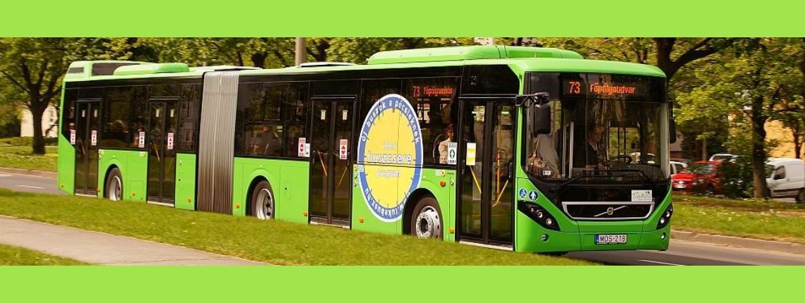 Szurkolói buszok a Tour de Hongrie pécsi futamának idején