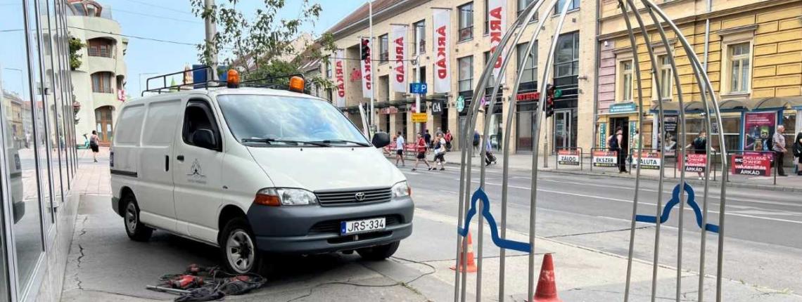 Új hűsítőpont a Konzum Áruháznál