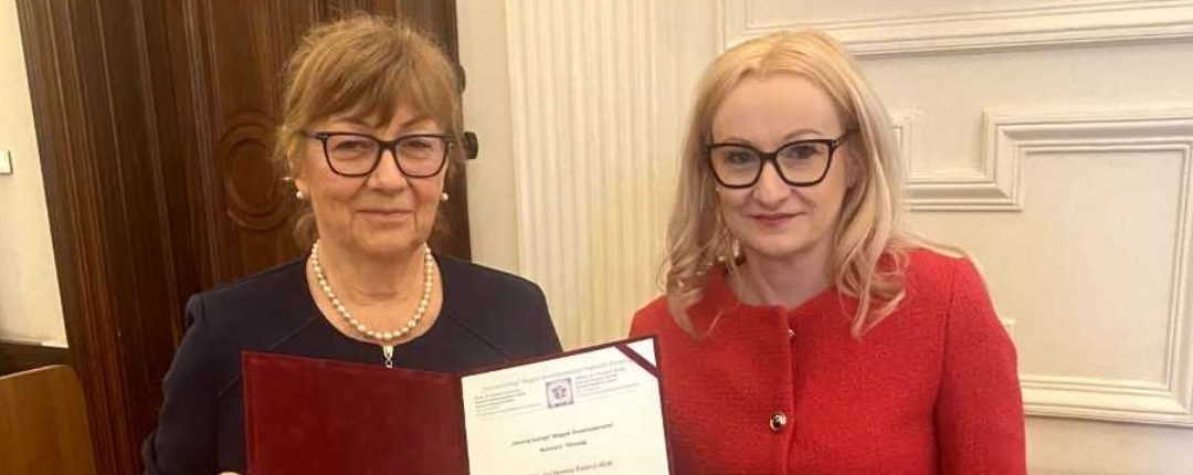 Életműdíjban részesült a PTE KK emeritus professzora, Dr. Zámbó Katalin