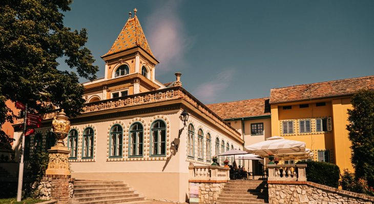 Zsolnay és Pécs - Tematikus idegenvezetés a Zsolnay Család- és Gyártörténeti Kiállításon