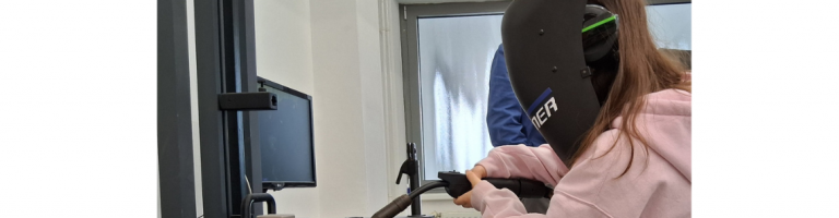 Mit csinál a mérnök? – a kulisszák mögé leshetnek be a középiskolások a PTE MIK-en
