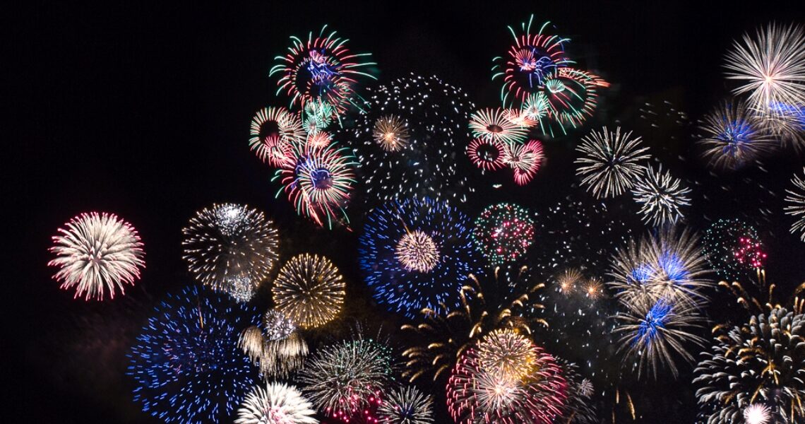 Rendhagyó tűzijátékkal búcsúztatja Pécs 2021-et