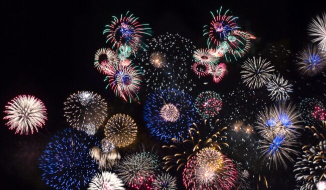 Rendhagyó tűzijátékkal búcsúztatja Pécs 2021-et